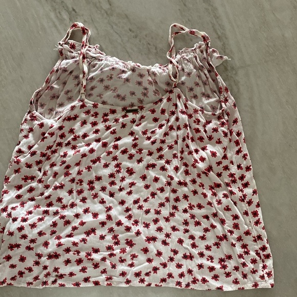 Billabong size large top. Adjustable straps ruffle tie cami red cream black - Picture 2 of 6